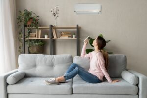 Easily Controlling ductless AC